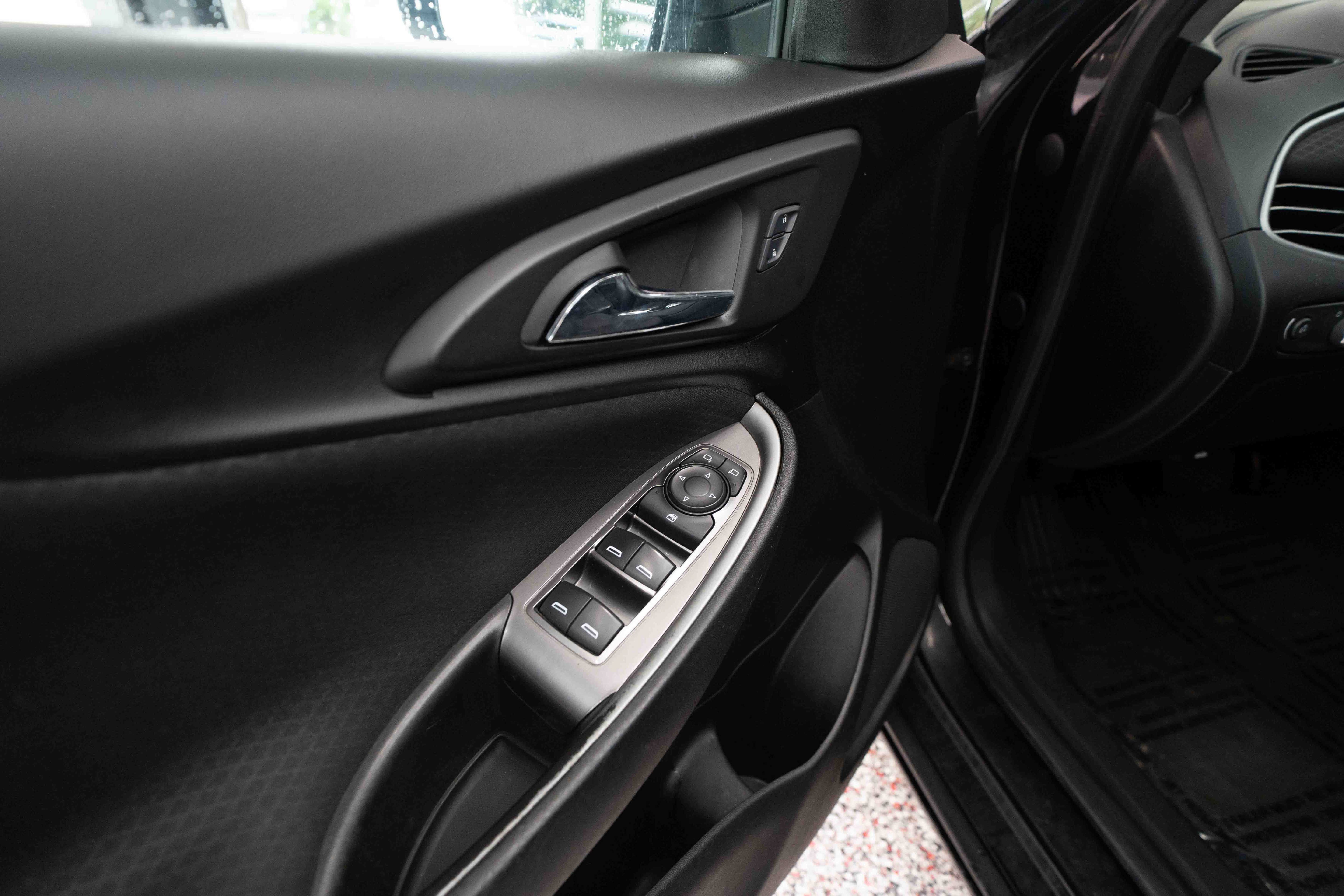 Used 2017 Chevrolet Malibu LS FWD image 7