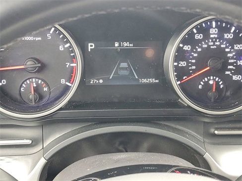 Used 2024 Kia Carnival LX image 19