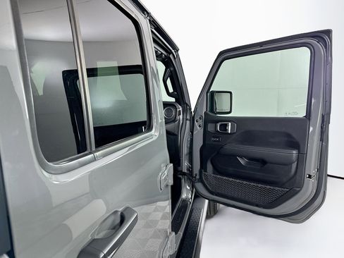 Used 2023 Jeep Wrangler Sahara w/ Cold Weather Group image 31