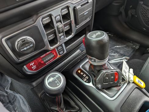 Used 2022 Jeep Wrangler Unlimited Rubicon image 30