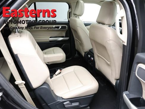 Used 2021 Ford Explorer XLT w/ Equipment Group 202A AWD/4WD image 23