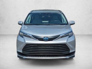 Used 2024 Toyota Sienna LE FWD video 2