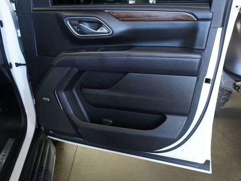 Used 2023 Chevrolet Tahoe Premier RWD image 18