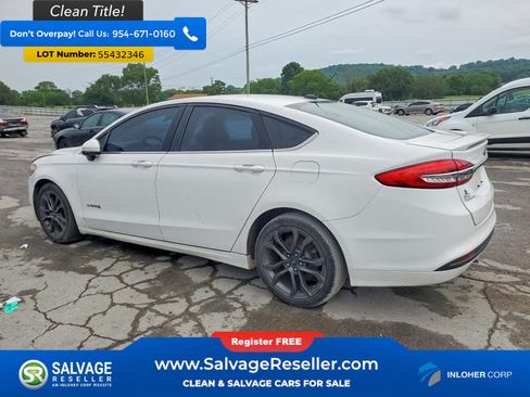 Used 2018 Ford Fusion SE w/ Equipment Group 601A FWD image 3
