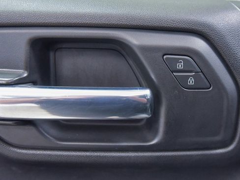 Used 2023 Chevrolet Silverado 1500 Custom image 16