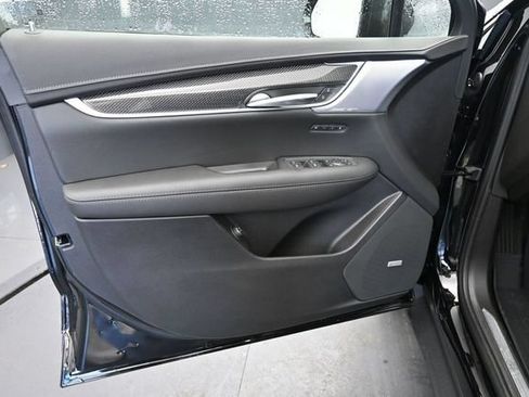 New 2026 Cadillac XT5 Sportv w/ LPO, Onyx Lite Package AWD/4WD image 12
