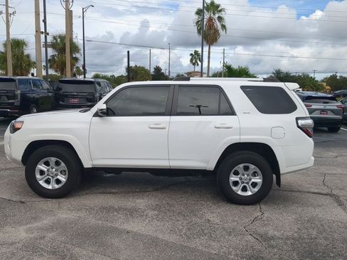 Used 2024 Toyota 4Runner SR5 Premium w/ Moonroof Package AWD/4WD image 9