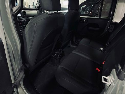 Used 2018 Jeep Wrangler Unlimited Sport S image 20