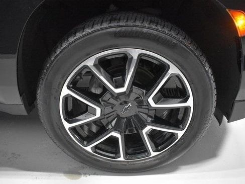 Used 2022 Chevrolet Suburban RST w/ Luxury Package image 10