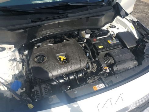 Used 2023 Kia Seltos LX AWD/4WD image 14