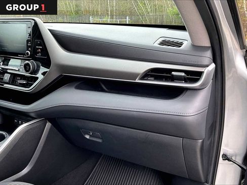 Certified 2021 Toyota Highlander LE AWD/4WD image 19