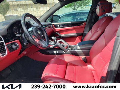 Used 2019 Porsche Cayenne image 6