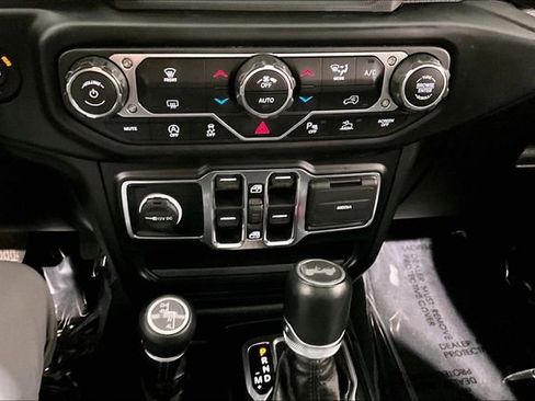 Used 2021 Jeep Wrangler Unlimited Sahara image 16