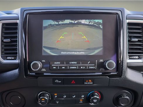 Used 2023 Nissan Frontier SV image 16