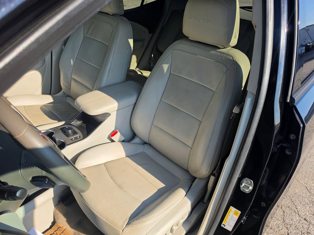 Used 2018 GMC Terrain Denali AWD/4WD image 22
