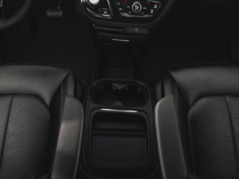 New 2027 Chrysler Pacifica Select FWD image 4