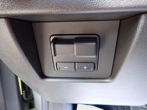 New 2025 Chevrolet Colorado LT w/ LT Convenience Package image 15