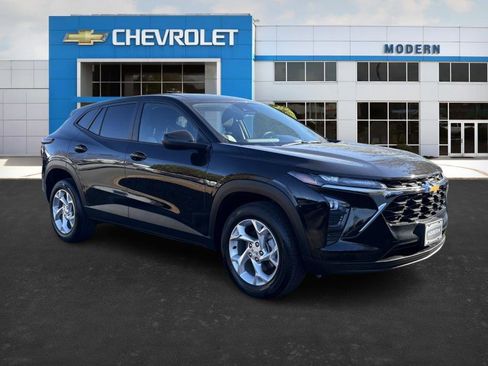 Certified 2025 Chevrolet Trax LS w/ LS Convenience Package image 6