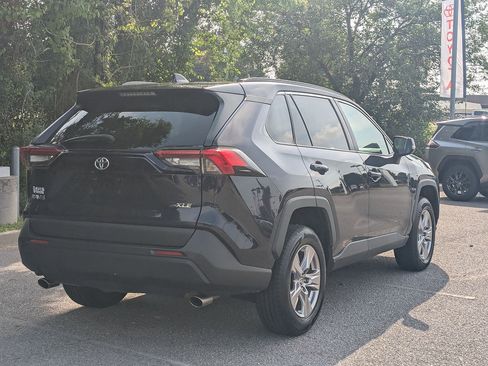 Used 2024 Toyota RAV4 XLE FWD image 3