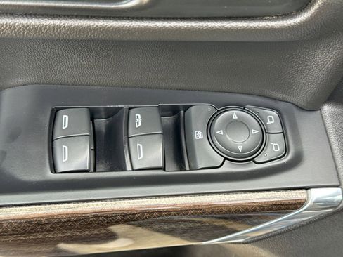 Used 2020 Chevrolet Silverado 1500 LT w/ LT Value Package AWD/4WD image 18