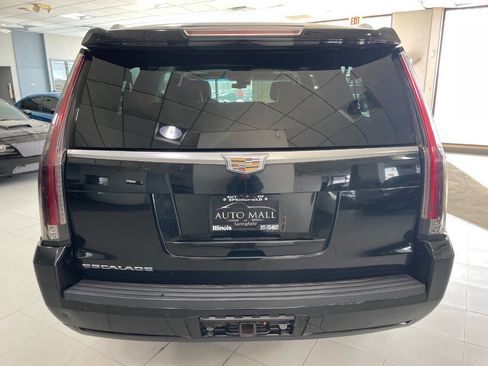 Used 2018 Cadillac Escalade ESV Luxury image 6