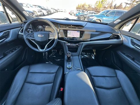 Used 2024 Cadillac XT6 Sport image 25