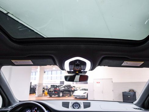 Used 2023 Porsche Macan image 20