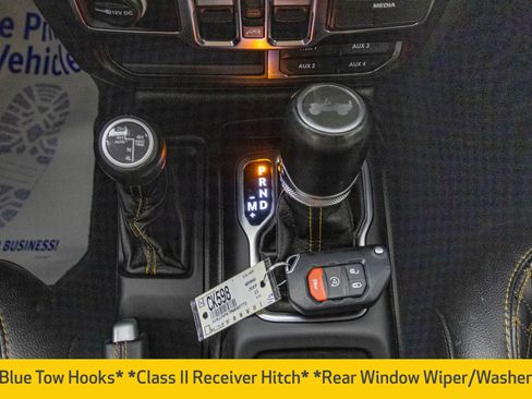 Used 2021 Jeep Wrangler Unlimited Sahara AWD/4WD image 31