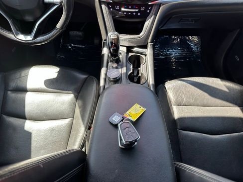 Used 2020 Cadillac XT6 Premium Luxury AWD/4WD image 23