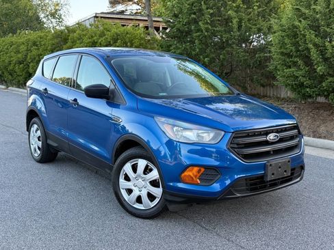 Used 2018 Ford Escape S FWD image 3