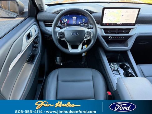 New 2026 Ford Explorer Active w/ Active Comfort Package image 9