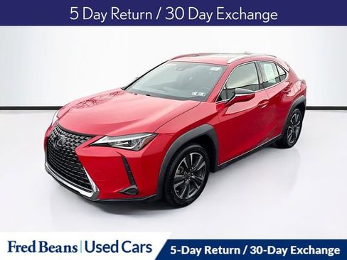 Used 2019 Lexus UX 200 w/ Premium Package FWD image 3