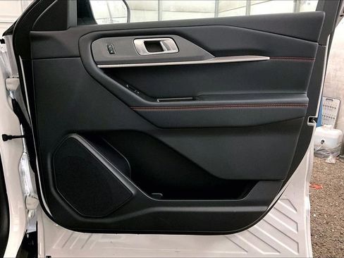 New 2026 Ford Explorer ST-Line w/ ST-Line Street Pack image 23