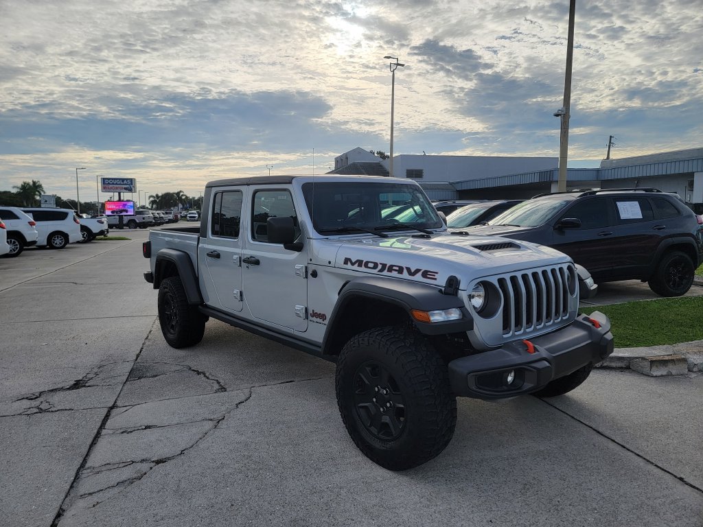 Used 2023 Jeep Gladiator Mojave w/ Trailer Tow Package AWD/4WD image 7