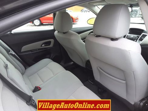 Used 2014 Chevrolet Cruze LT image 31