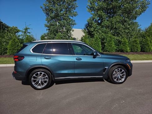 Used 2024 BMW X5 xDrive40i w/ Parking Assistance Package AWD/4WD image 2