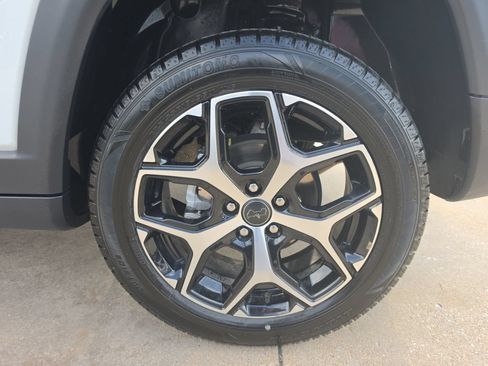 Used 2025 Jeep Compass Limited AWD/4WD image 7