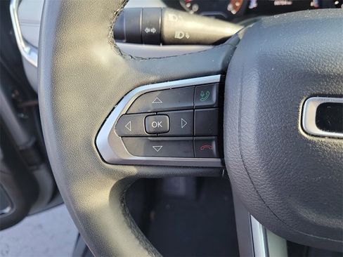 Used 2024 Jeep Compass Limited image 28