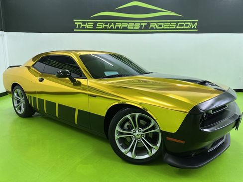 Used 2022 Dodge Challenger R/T RWD image 1