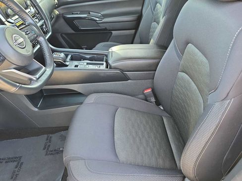 Used 2023 Nissan Pathfinder SV image 15