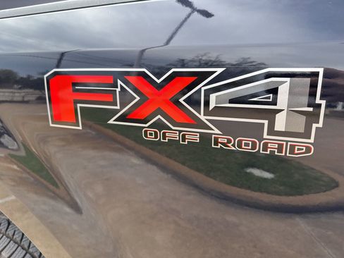 Used 2021 Ford F250 XLT w/ XLT Premium Package image 10