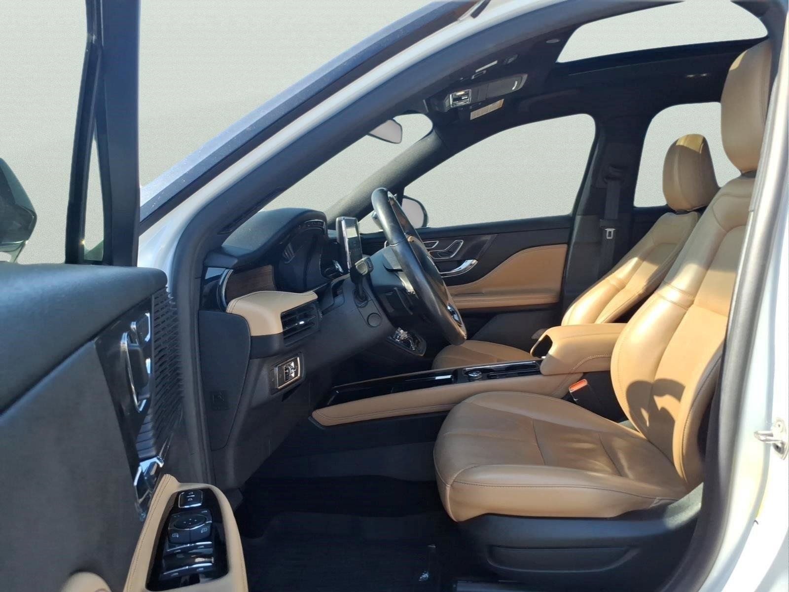 Used 2022 Lincoln Corsair Reserve w/ Elements Package FWD image 16