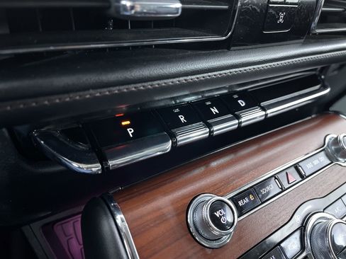 Used 2023 Lincoln Aviator Reserve w/ Equipment Group 201A image 22