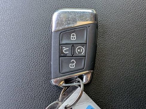 Used 2023 Volkswagen Atlas SE FWD image 32