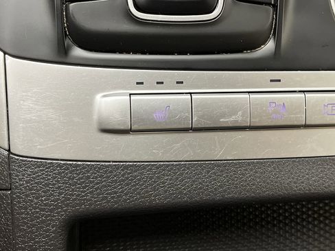 Used 2024 Kia Carnival LX FWD image 23