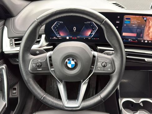 Used 2025 BMW X1 xDrive28i AWD/4WD image 9