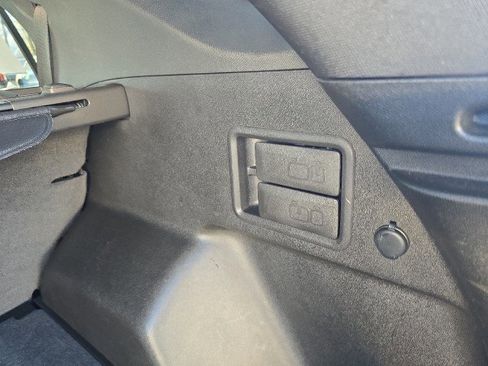 Used 2019 Chevrolet Equinox LT image 11