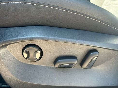 New 2026 Volkswagen Taos SE image 44