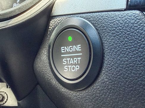 Used 2020 Ford Escape SE FWD image 23