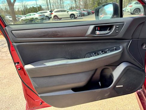 Used 2017 Subaru Legacy 2.5i Limited image 9